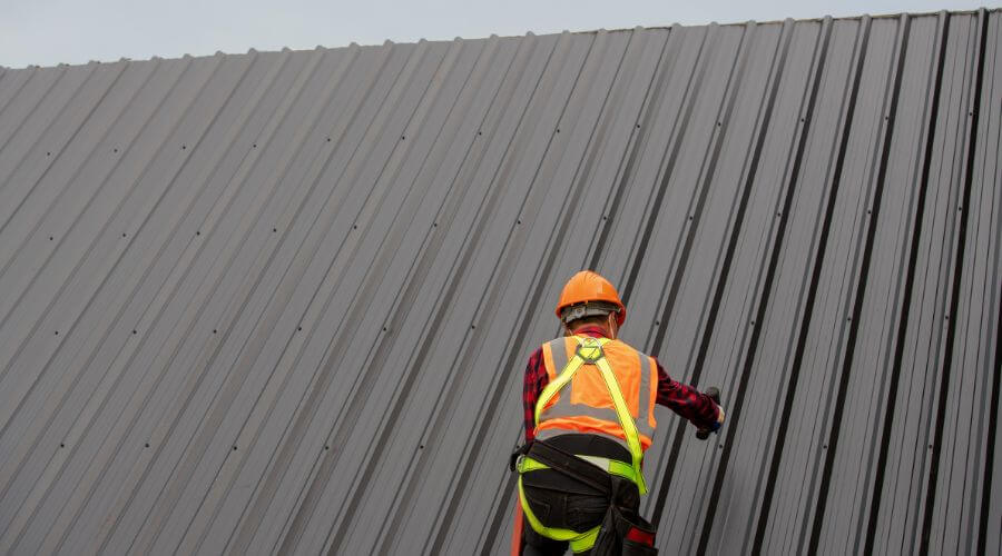Expert top industrial roofings services in Walcott, IA